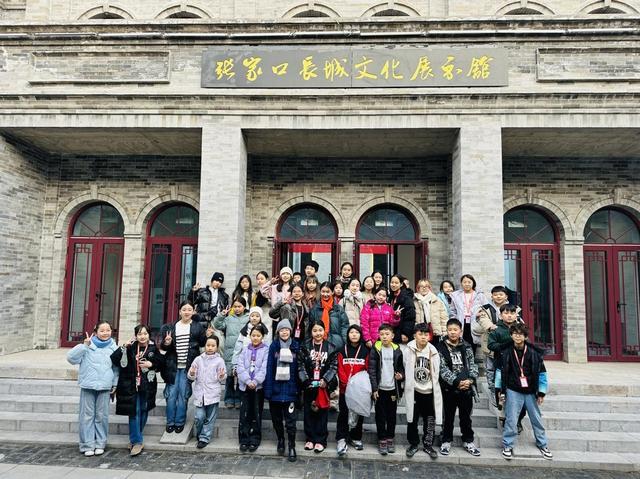 俄罗斯与蒙古国600余名青少年齐聚张家口 大境门研学共叙友谊