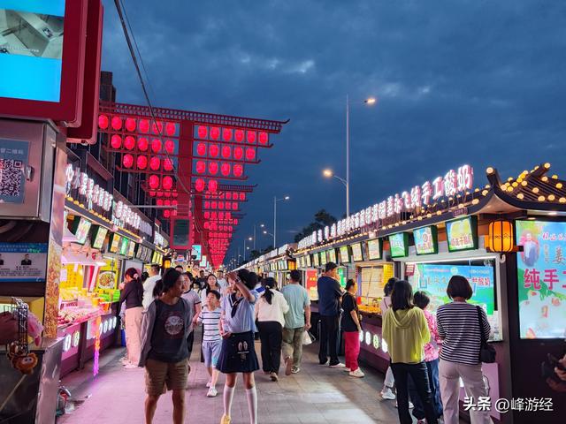 怀远观光夜市，排几十米的长龙只为尝一口牛肉饼