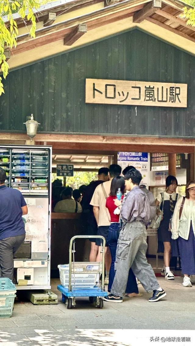 在京都最热的天，我抢到了那节“没顶”的5号车厢