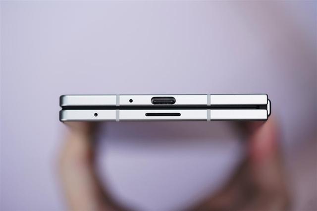 215克全球最轻！三星Galaxy Z Fold7全面评测：新一代折叠霸主诞生