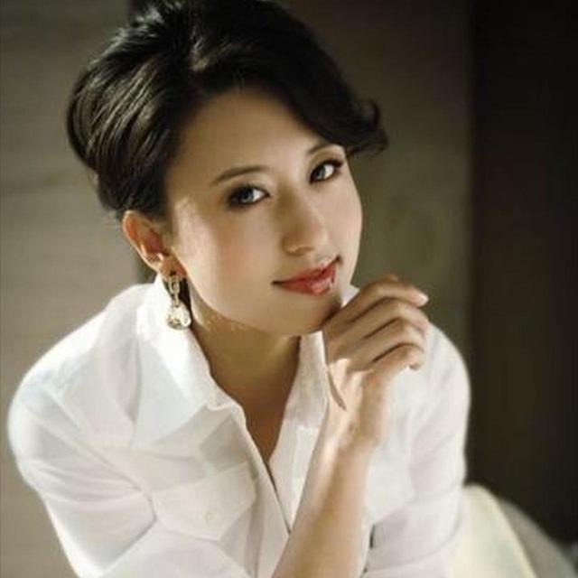 包养四个男人	、嫁70岁富翁？央视女主持的私生活谣言实在太离谱