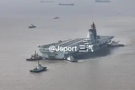 舰载机首次着舰！福建舰第5次海试归来，甲板上终于出现轮胎痕迹图片