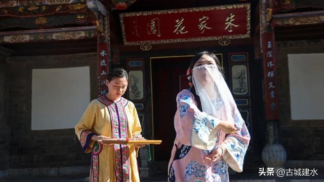 建水：借节日人流 铸民族同心​