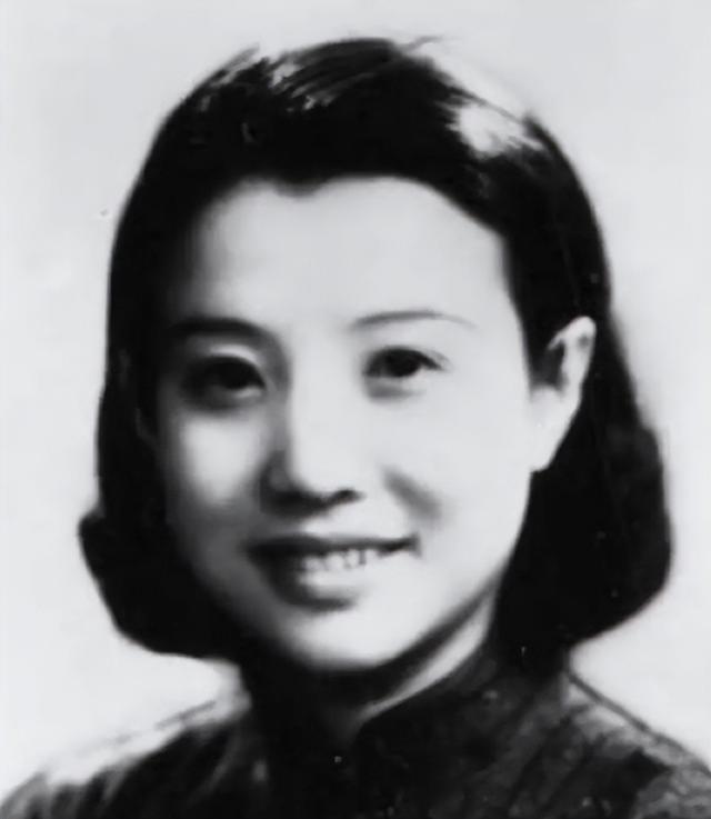 1955年，毛主席看到枪决名单后，拍案大怒：她可是咱全党的恩人！