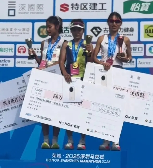 解聘传闻真相大白2个月	，女护士张水华近况曝光，白岩松没说错