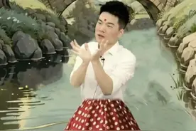 笑不活！董宇辉听到上架波点裙直接破防，斥责导演是故意的！图片