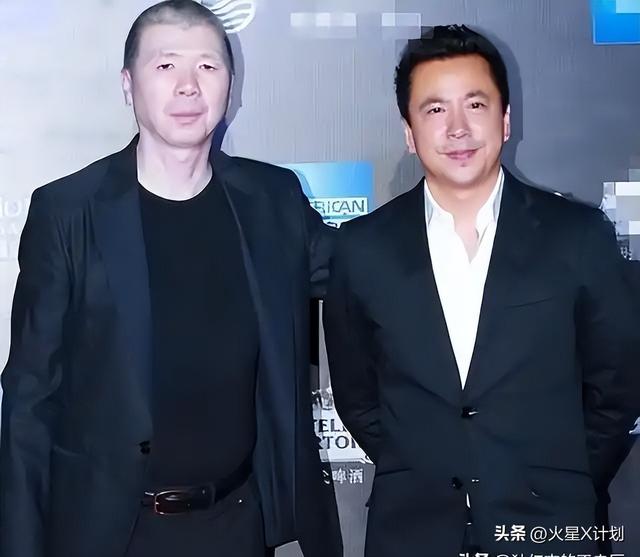 王中磊破产，携全家搬出庄园住进别墅，老婆愁眉苦脸被迫接受降级