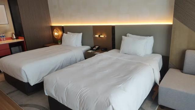 酒店预定火爆！太空主题音乐嘉年华燃动盘龙城