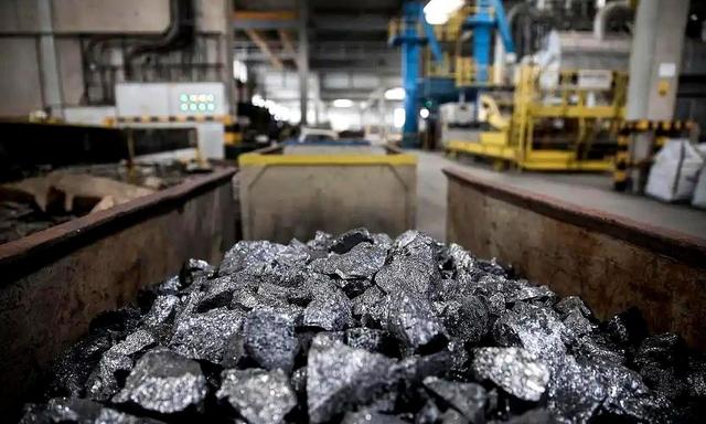 中美稀土战争，高市下令参战了，600亿协议签署，冤大头国家出现