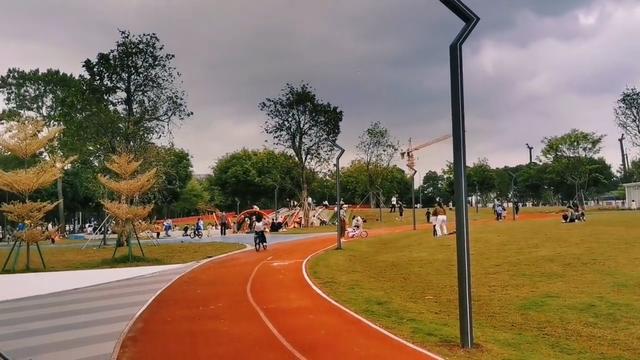 因大草坪被热议后，我想谈谈我眼中的坪山