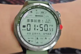 华为WATCH GT4智能手表：健康、运动与科技的结合图片