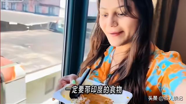 印度旅游团来上海旅游，落地的瞬间，一个个眉头紧锁却又目瞪口呆