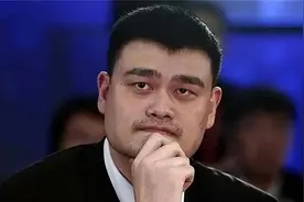 中国最强的10名篮球运动员排行榜(个人观点，仅供参考)图片