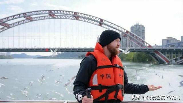 科技与历史，双倍惊喜！“全球熊猫伙伴四川行”首站探寻绵阳魅力