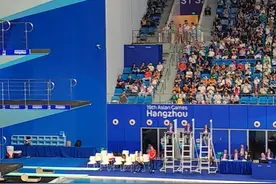 全红婵满分夺冠引轰动！霍启刚观赛表情亮了，郭晶晶曾说很羡慕图片