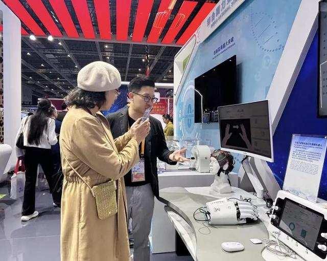 聚焦进博会 | 经贸盛会+文化盛宴 进博会国家馆展现双重魅力