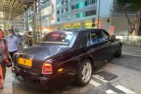 谢霆锋老板，拥有香港最贵劳斯莱斯，一生不坐奔驰，配保镖车队图片