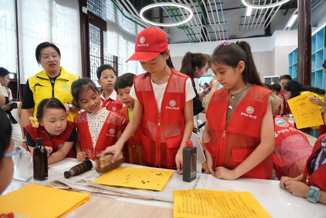 宁伊两地青少年探访博物馆 同赴文化之约