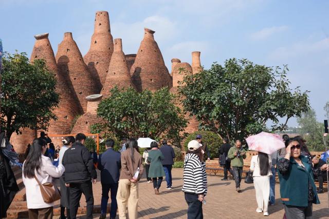 红河流域中越嘉宾走进弥勒 沉浸式体验生态与文化交融之旅