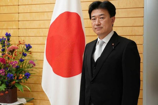 日本专机抵京求和，高市以后都不提“台湾有事”，但有一个条件