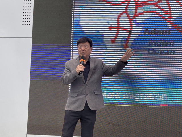 中国科学院科学家科普报告广元行之走进宝轮一小