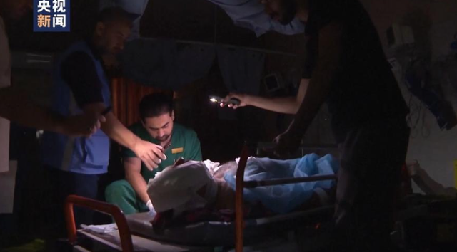 加沙停火后，人们在枪声与废墟中生活，但疯涨的物价生存仍是问题