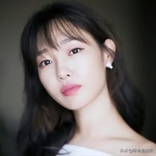 陪玩陪睡仅冰山一角！集体开嫖、舔手指、互撕，"圈中内幕"太荒唐