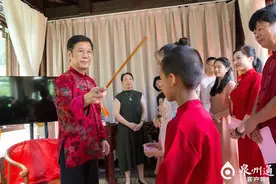 世遗泉州文化人风采录丨省级非物质文化遗产代表性传承人杨江东：倾情泉州讲古 传播闽南文化图片