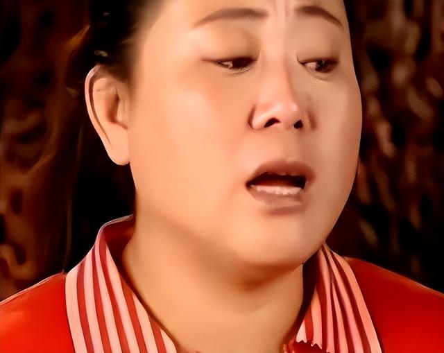 边境赌博有多可怕？女的裸体拍卖，男的生拔指甲，远比想象中可怕