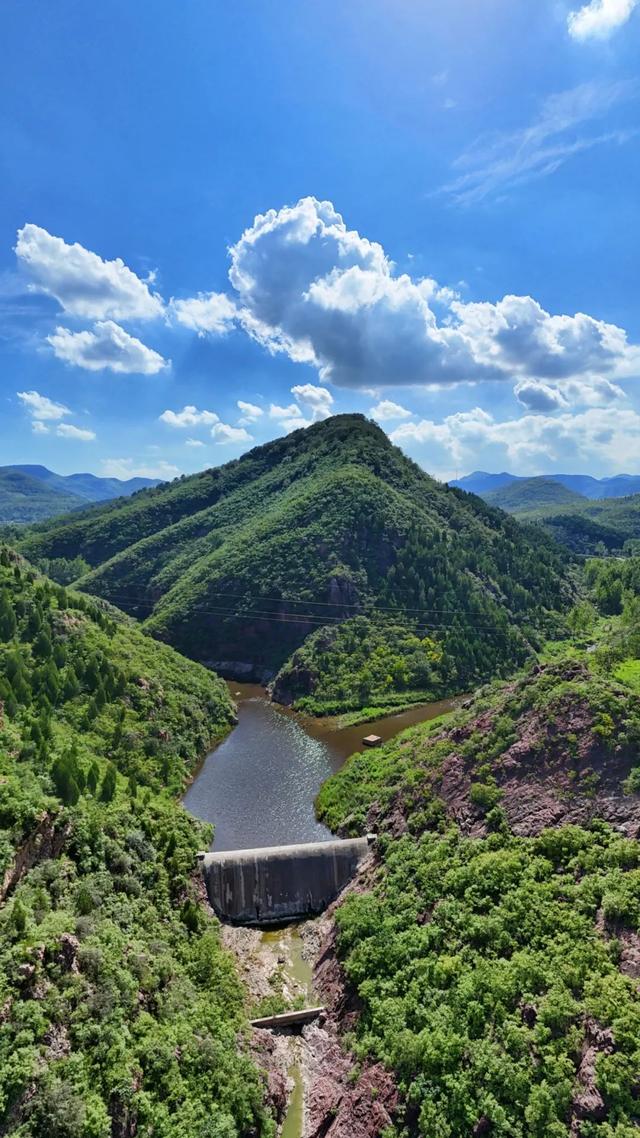 鸠山“壁纸级”蓝天白云！每一帧都很美~