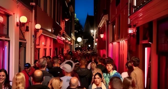 立陶宛为啥被称为“欧洲淫窟”？带你去瞧瞧这个可悲的中欧小国