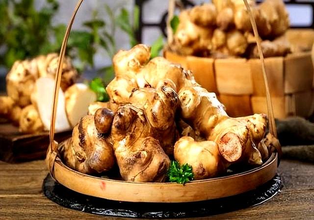 “秋天吃一根！腿脚站稳根”，立秋后遇到买十斤腌起来，好吃下饭