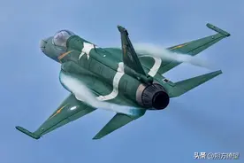 局势逆转！巴铁第2款“4代半”中国战机再亮相，印度阵风已无优势图片