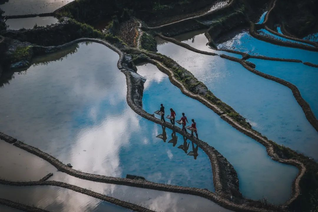 云上梯田浇灌千年农耕文化