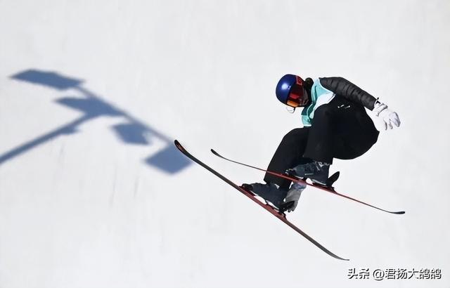 国籍争议不到1年，22岁谷爱凌近况曝光，邓亚萍的评价没说错