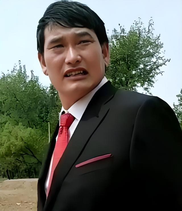 于文华也没想到，大衣哥爆红14年后，如今终于过上了理想生活