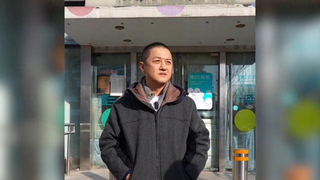 李亚鹏事件再升级！房东助理揭内情	，暗指忘恩负义，当地居民发声
