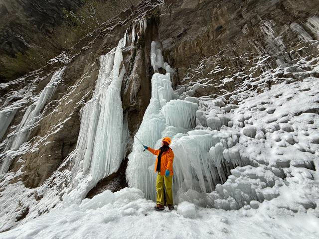 四川绵阳奇观——平武虎牙冰瀑