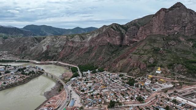 石榴花开江源结硕果 同心筑梦青海谱新篇