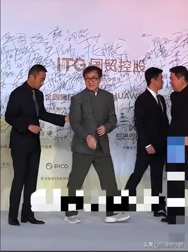 不合影不知道，一合影全露馅！原来这些明星都是潜藏的“小土豆”