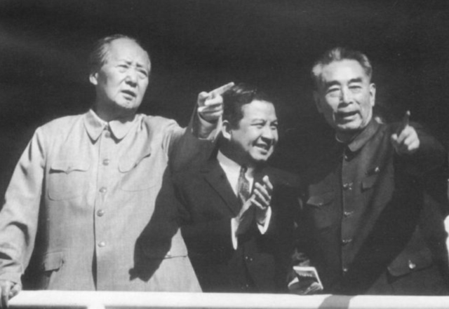 如果说毛主席是千年一遇的天才，那么周恩来就是千年一遇的伯乐