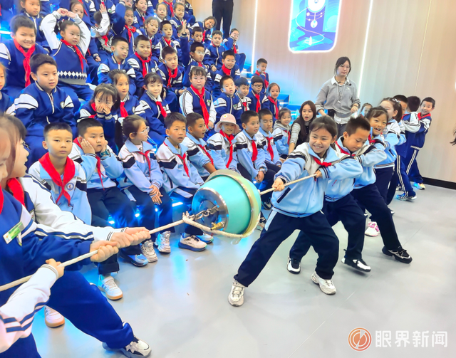 2025新疆网络文化·贯彻四中全会精神一线见闻丨经开区（头屯河区）借雪假重塑工业游品牌