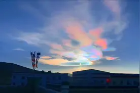 最美的七彩祥云！这种罕见的现象让你一次看个够图片