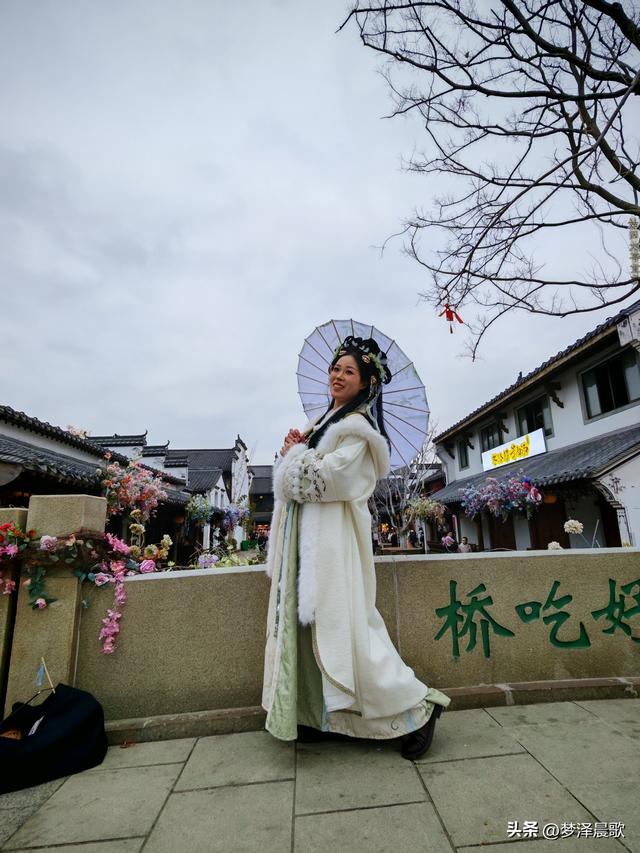 湖北祥云湾初春：垂柳展新颜 古建谱华章