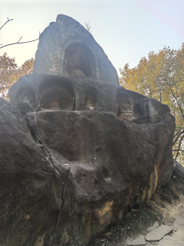 南京栖霞山一日徒步，游千年古刹，看漫山红叶