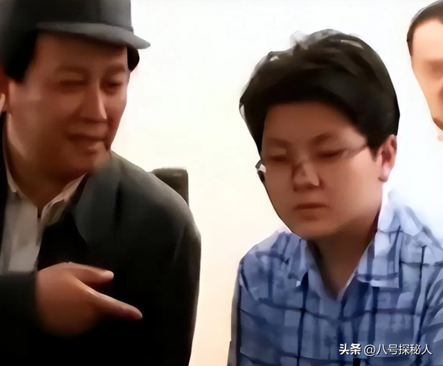 唐国强的“糟心事”：两个儿子都是残疾，难怪他73岁也不敢退休！