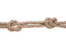 人一旦有了隔阂，就真的走不近了，断了的绳子怎么系都有结图片