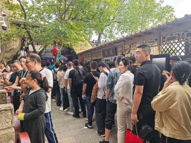 北镇“十一”爆款出圈！穿越古今、采摘盲盒、烟火巷味…这座小城正在疯狂上分！