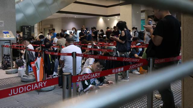 乱港头目黎智英拒戴心电图监测仪，终局之日再被推迟！关键问题靠“失忆”，还在幻想靠外部乱港势力“放生”
