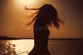 去KTV找“小姐”陪唱叫有偿陪侍，会拘留罚款？图片